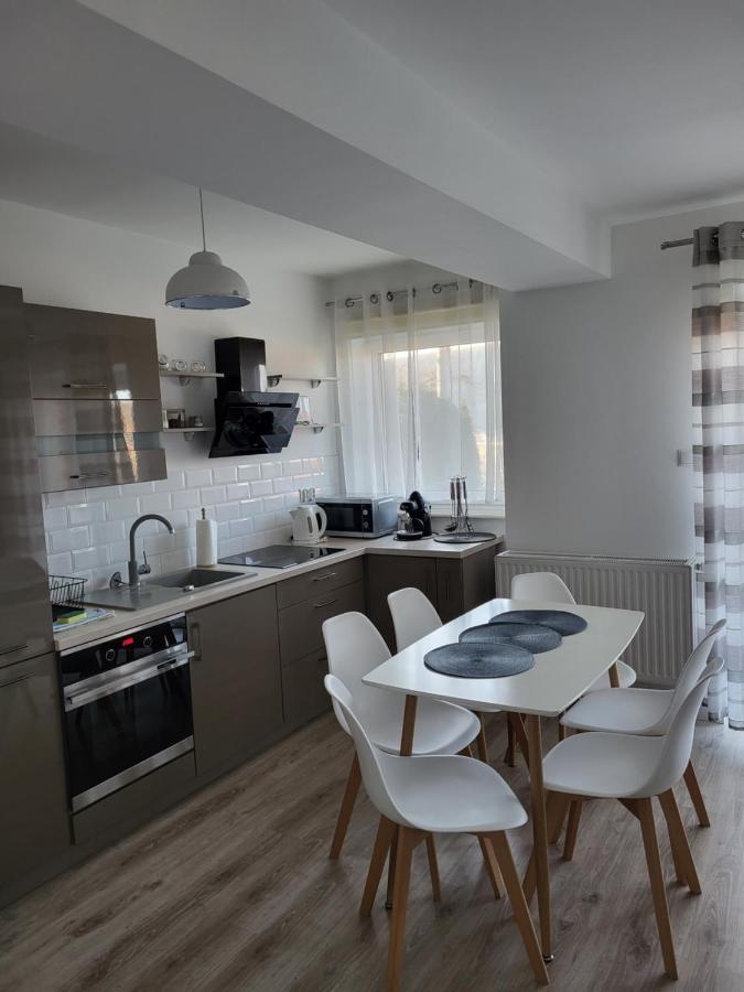Apartament Z Widokiem-Blizej Zdroju Polanica-Zdroj Luaran gambar