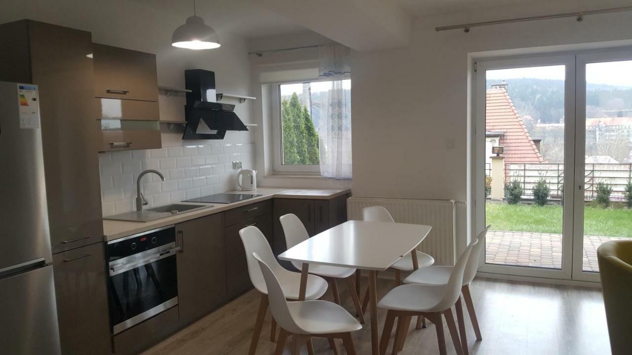Apartament Z Widokiem-Blizej Zdroju Polanica-Zdroj Luaran gambar