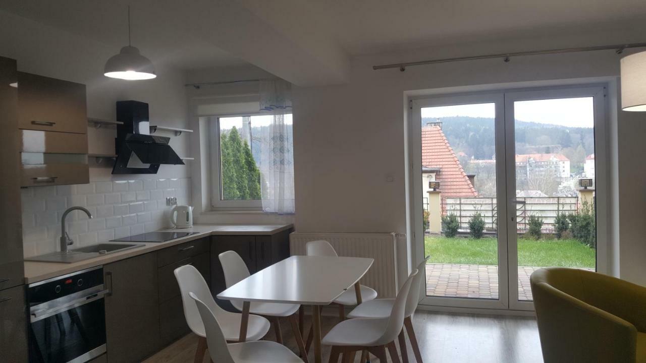 Apartament Z Widokiem-Blizej Zdroju Polanica-Zdroj Luaran gambar