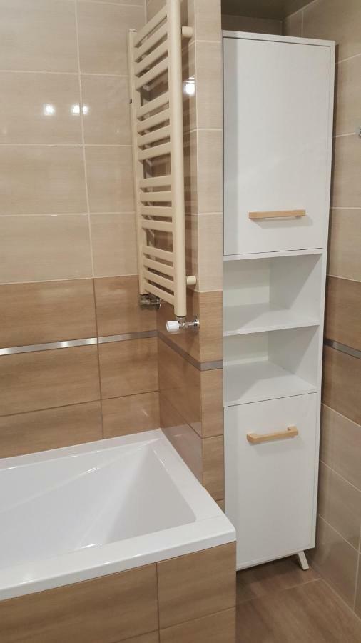 Apartament Z Widokiem-Blizej Zdroju Polanica-Zdroj Luaran gambar